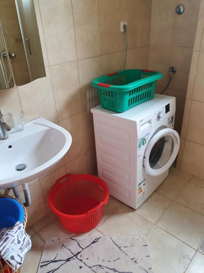 Apartmen Kuca Za Odmor I Familiju Бар Екстериор снимка